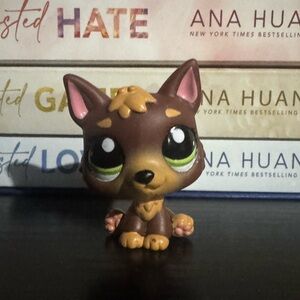 Littlest Pet Shop | AUTHENTIC #2137 German Shepard